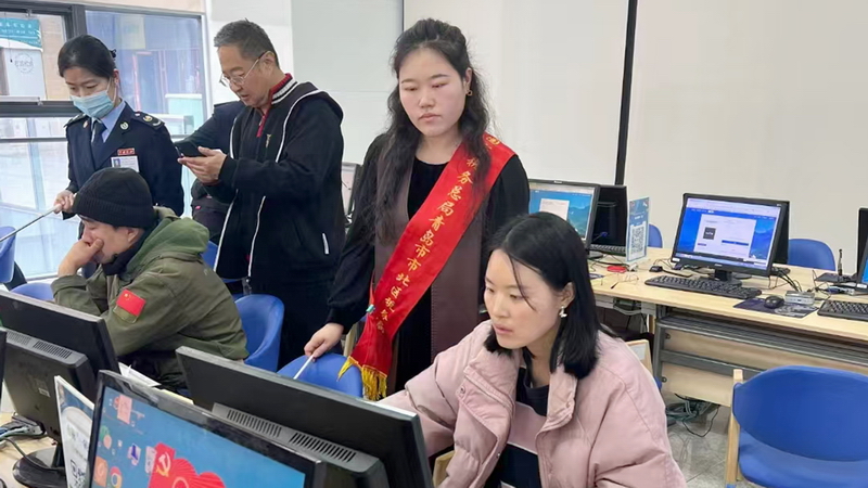 7.税务局志愿者.jpg