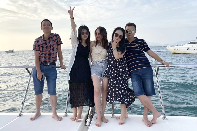 12.公司团建.jpg 12.公司团建.jpg