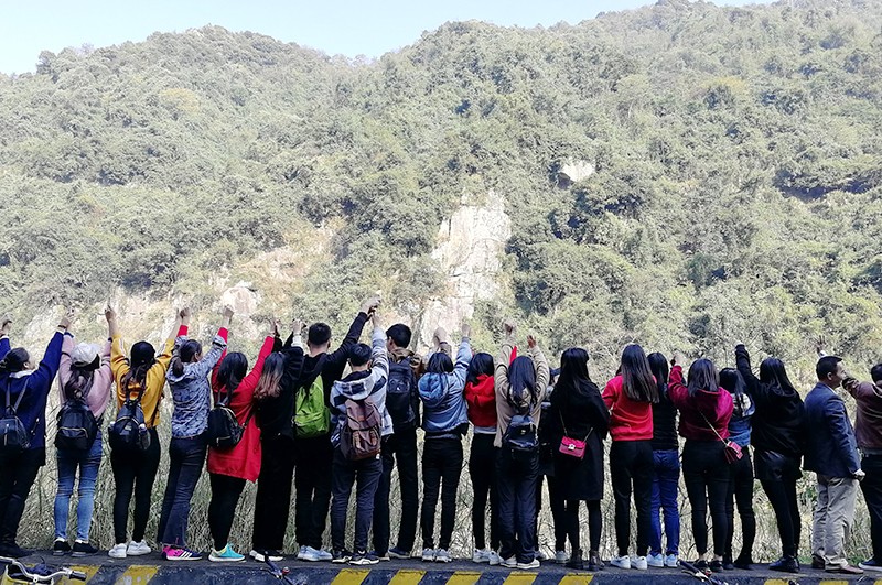 18.公司团建.jpg 18.公司团建.jpg